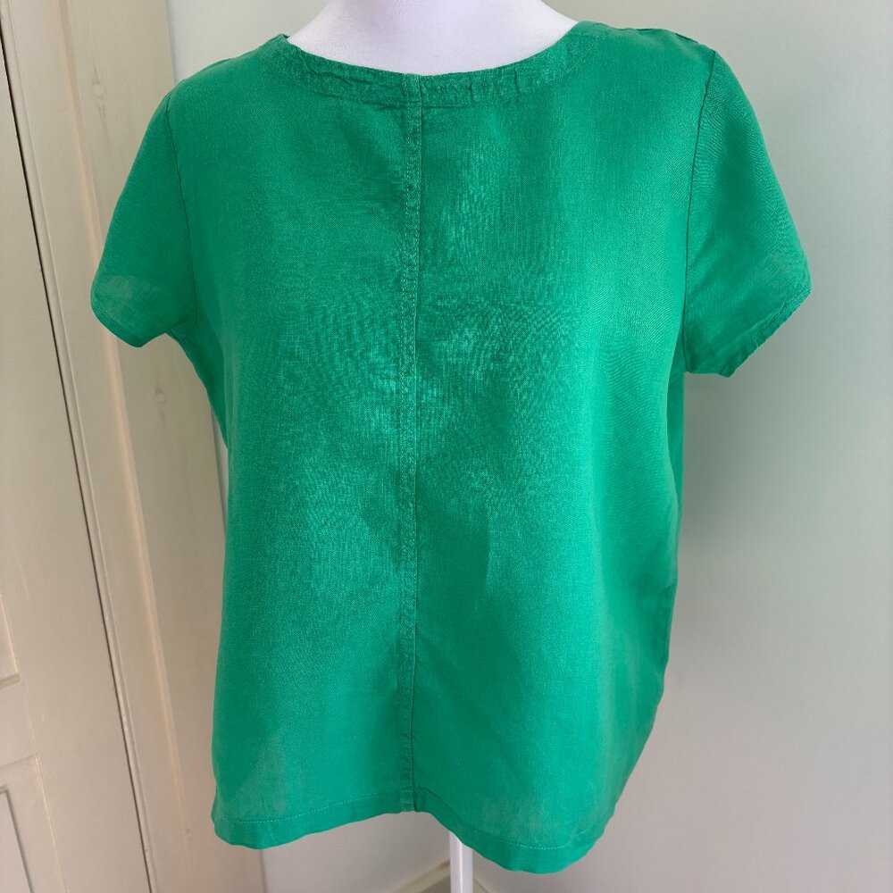 Button-Back, Short-Sleeved Green Linen Blouse by C & C California, Size Medium